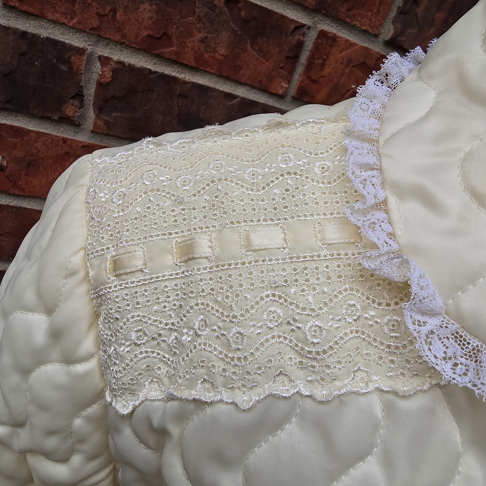 1980s Christian Dior Quilted Bed Jacket Lingerie Size Medium Ivory Lace Vintage, - Picture 11 of 16